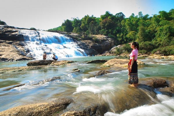 Xao Va Waterfalls