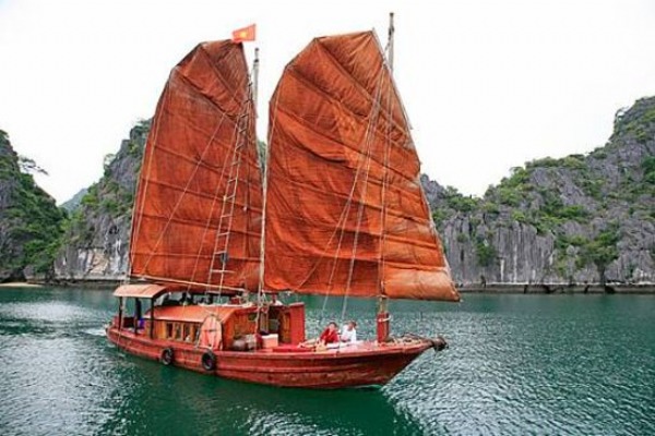 Off the beaten paths in Halong Bay & Lan Ha Bay