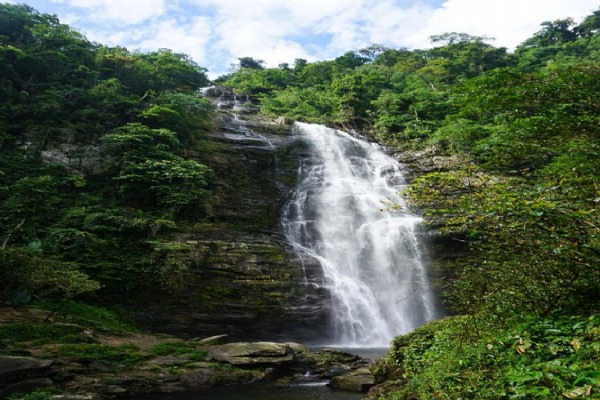 Khe Kem Waterfall